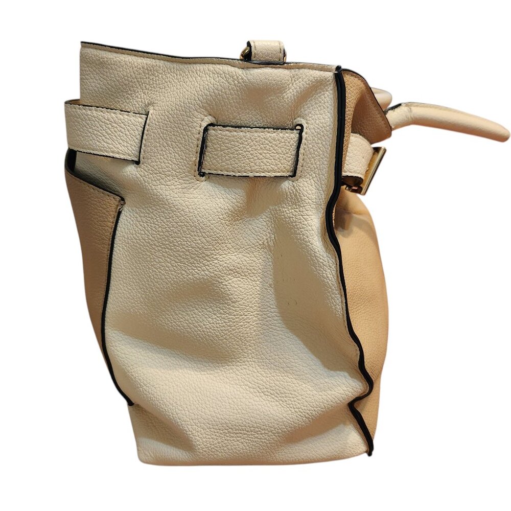 Beautiful Reed Beige and Tan Shoulder Purse - Picture 2 of 16